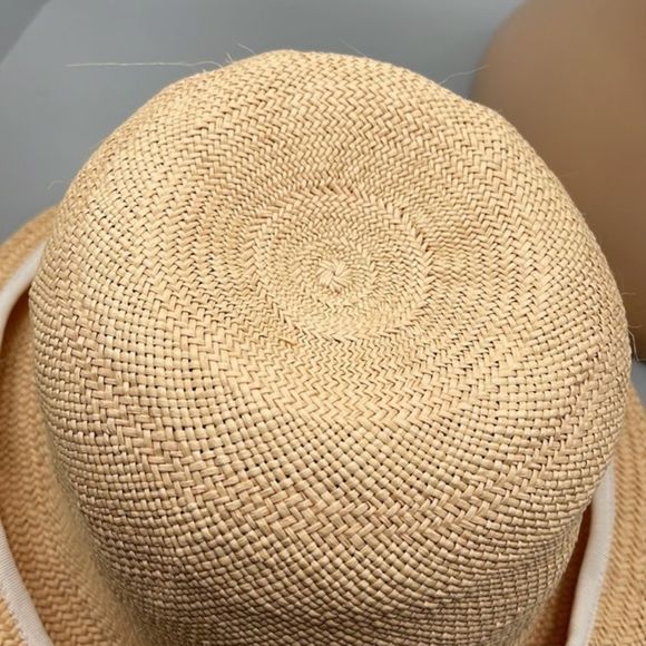Hand crafted Andrea Stuart straw hat. - Picture 8 of 8